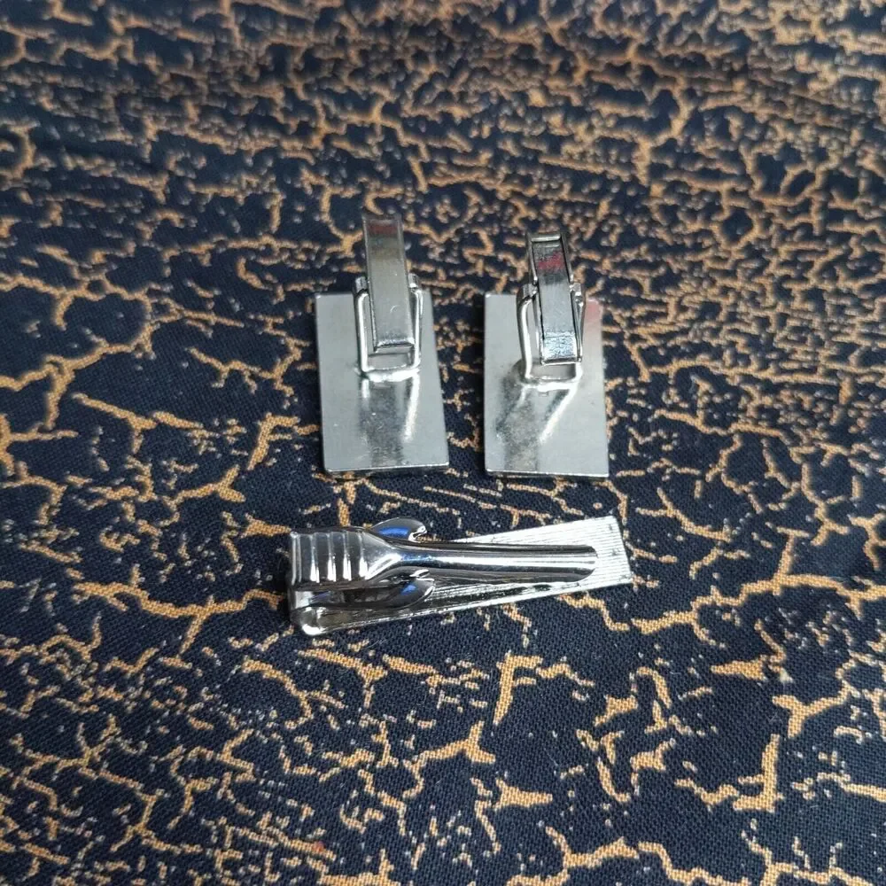Vintage Silver Tone Tie Clip & Rectangle Vintage Cufflinks Tux Shirt Suit